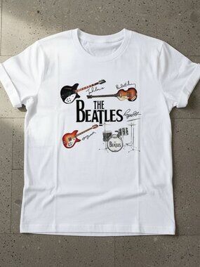 Abstract Collage Graphic T-Shirt | Aesthetic Face Art Tee | Y2K Streetwear